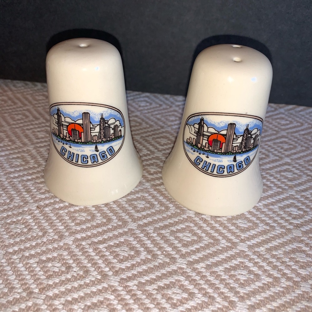 Vintage Set Chicago Skyline Salt Pepper Shakers